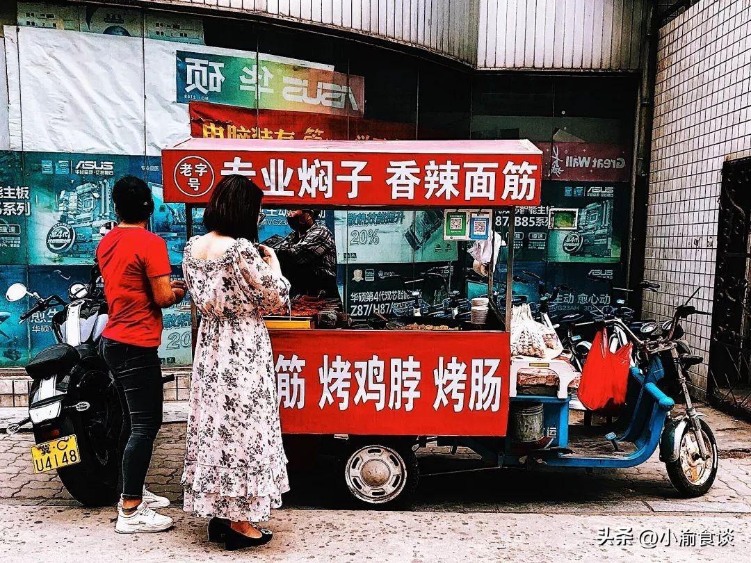 5种很“暴利”的街头小吃网红小吃,你吃过几种?别再看不起“小摊主”了-阿灿学库