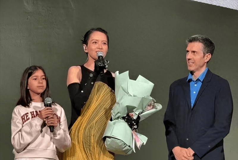 梁咏琪演唱会丈夫女儿上台为其庆生，感动万千歌迷-阿灿学库