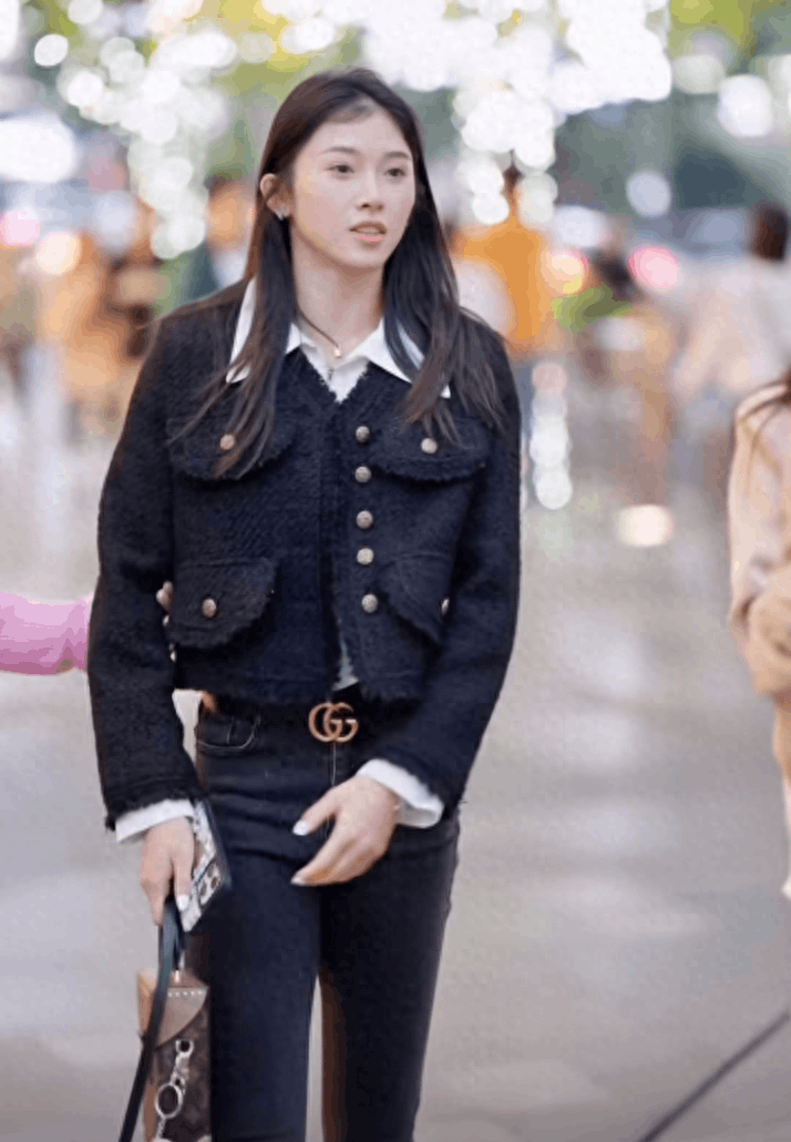 吴艳妮“霸王步”再现!网友直呼:太美了 吴艳妮“霸王步”再现!网友直呼:太美了